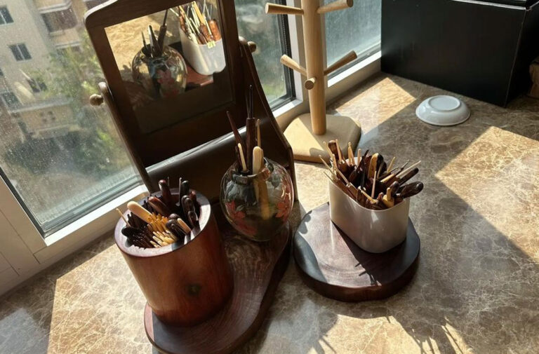 How to Choose Your First Crochet Hook: A Beginner’s Complete Guide