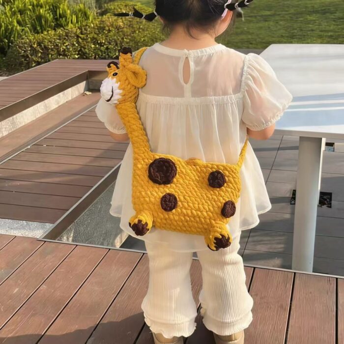 DIY Crochet Giraffe Kit – Handmade Yarn Bag Making Set for Kids (Crossbody Bag & Amigurumi Toy Gift)